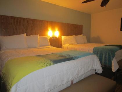 PB Surf Beachside Inn - image 2