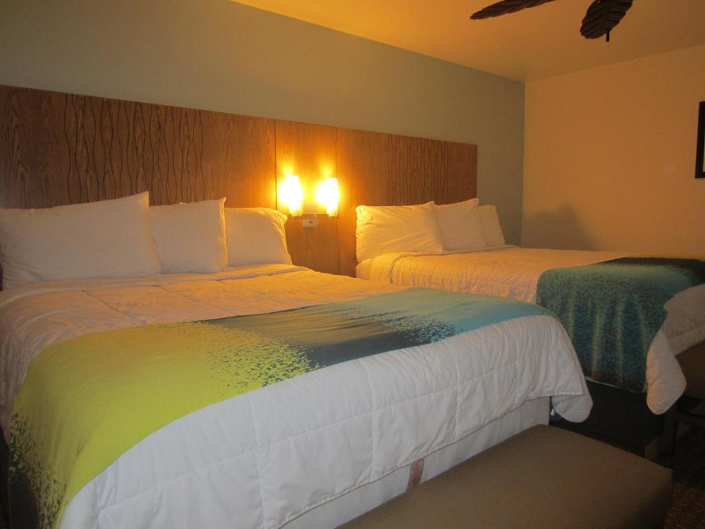 PB Surf Beachside Inn - image 2