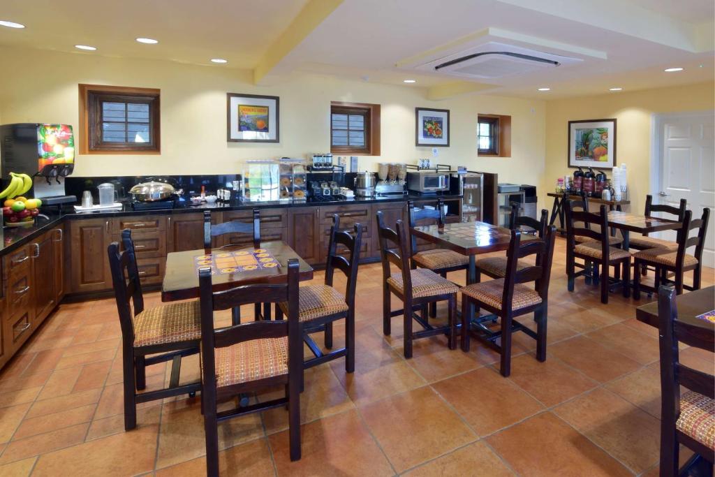 Lamplighter Inn & Suites at SDSU - image 3