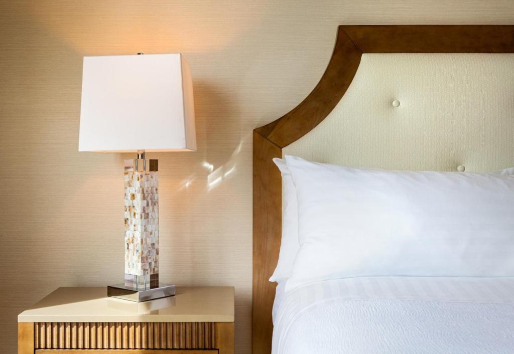 Holiday Inn San Diego Bayside an IHG Hotel - image 3