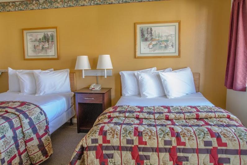California Suites Hotel - image 4
