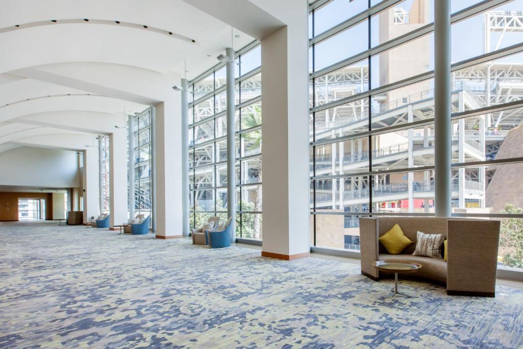 Omni San Diego Hotel - image 2