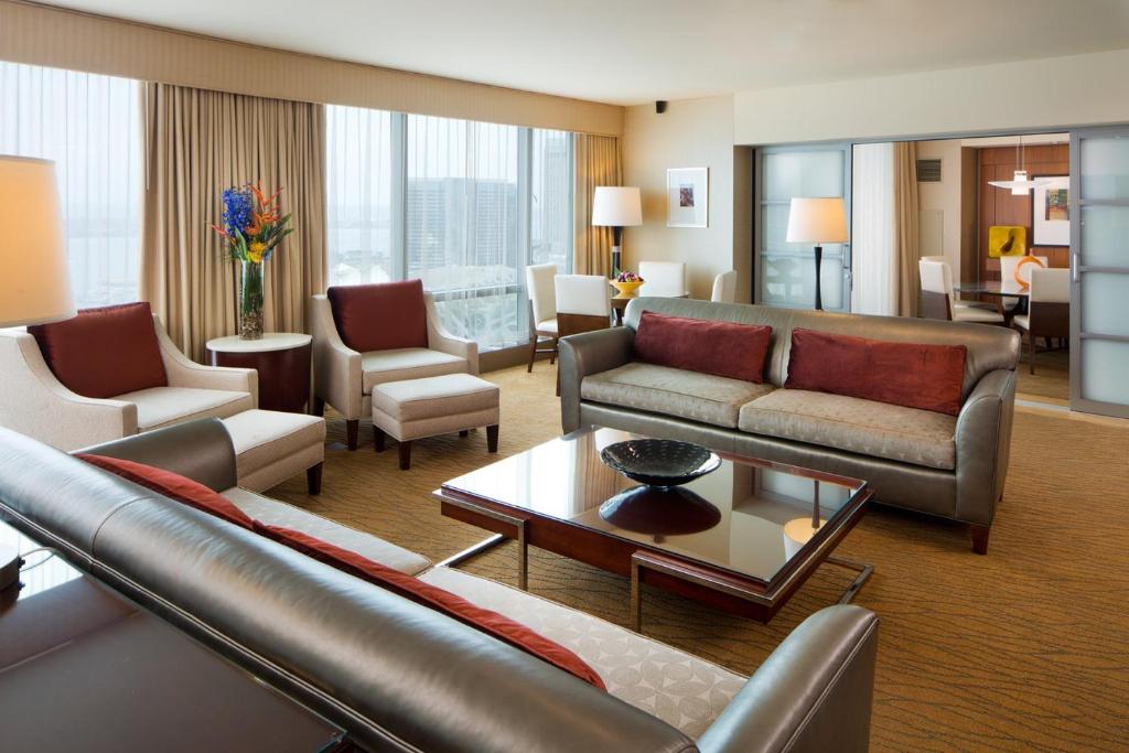 Omni San Diego Hotel - image 3