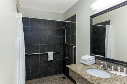 Super 8 by Wyndham San Diego Hotel Circle - image 2