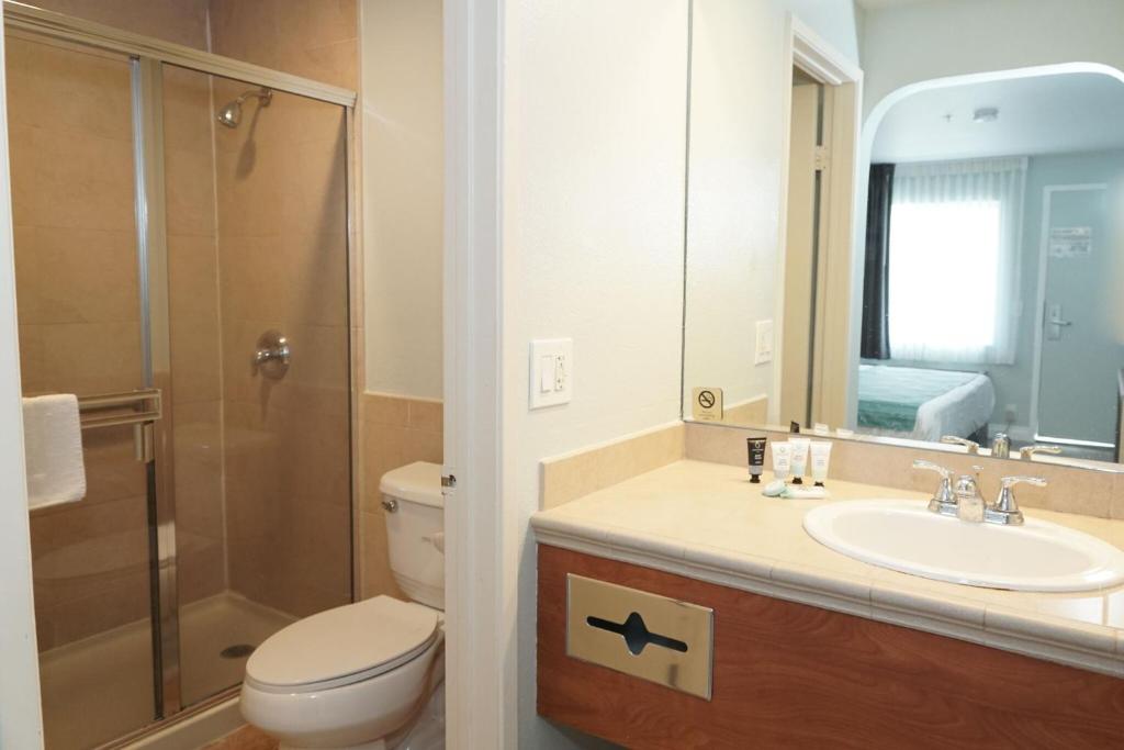 Riverleaf Inn Mission Valley - image 5