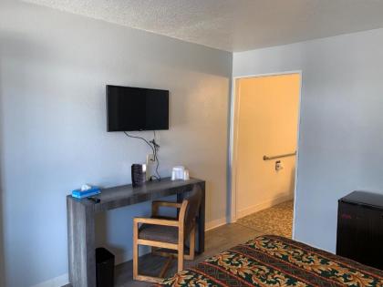 EZ 8 Motel Old Town - image 3