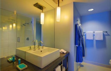Tower 23 Hotel - image 3