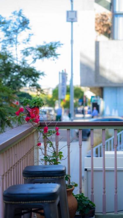 International Travelers House Hostel Downtown San Diego - image 2