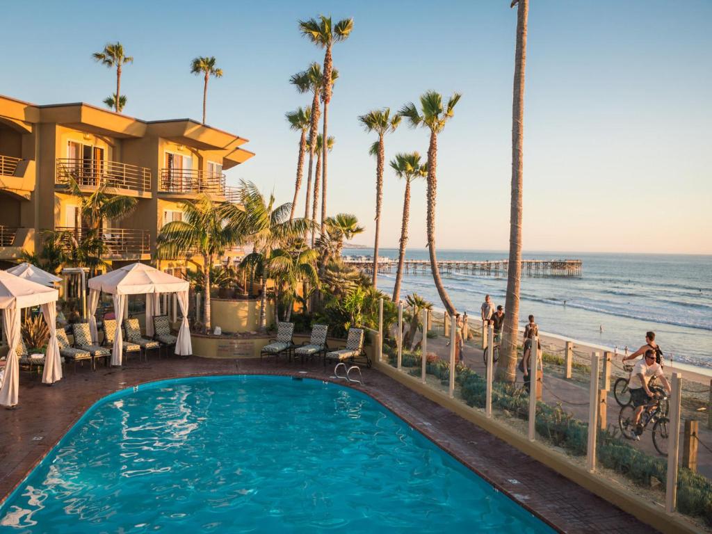 Pacific Terrace Hotel - main image