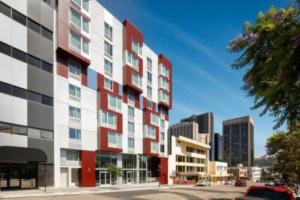 TownePlace Suites by Marriott San Diego Downtown - image 2