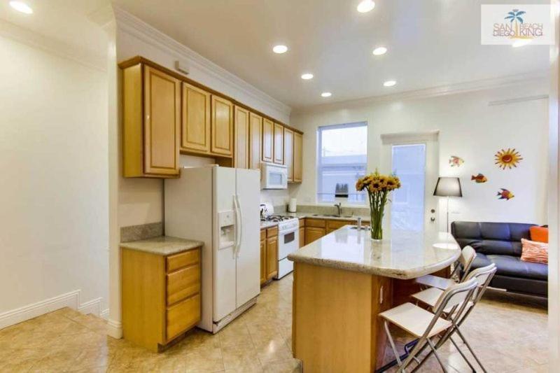 200-Surf Stars Penthouse - image 4
