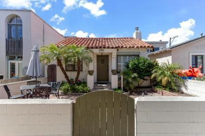 Beachclose Beauty - image 16