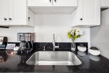Modern Oasis - image 11