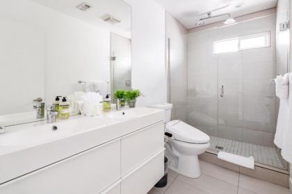 Modern Oasis - image 17