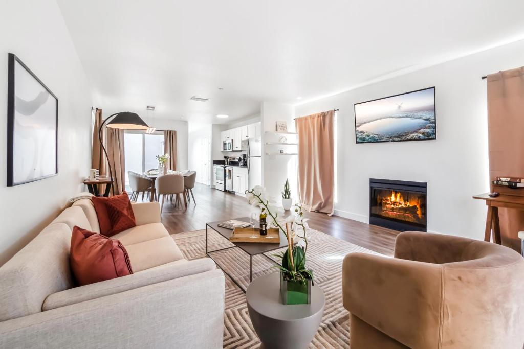 Modern Oasis - image 5