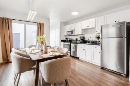 Modern Oasis - image 8