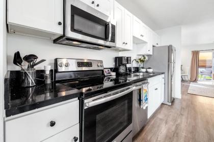 Modern Oasis - image 9