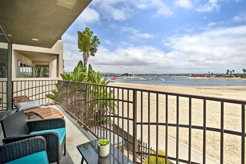 Bright Updated Townhome with Mission Bay View! - main image