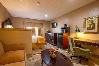 Quality Inn & Suites Near The Border