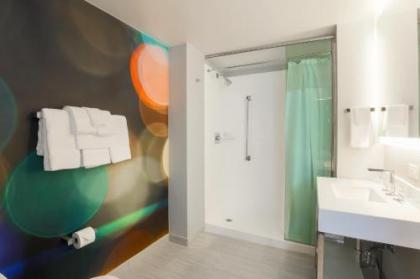 Courtyard by Marriott San Francisco Union Square - image 2