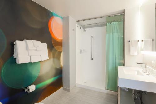 Courtyard by Marriott San Francisco Union Square - image 2