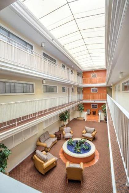 The Suites at Fisherman's Wharf - image 1