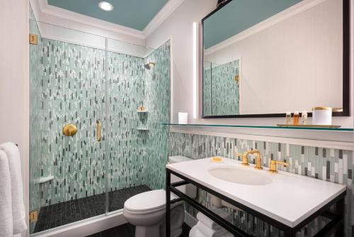 Courtyard by Marriott San Francisco Downtown/Van Ness Ave - image 3