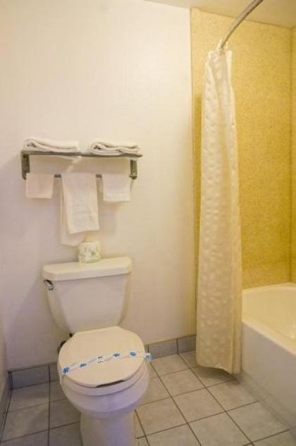 Van Ness Inn - image 3