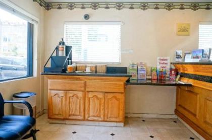 Van Ness Inn - image 5