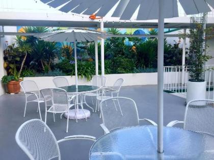 Oasis Inn - image 3