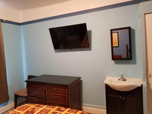 Page Hotel - image 2