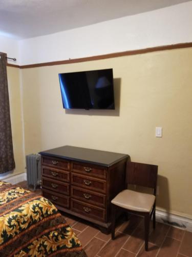 Page Hotel - image 3