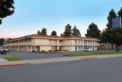 Motel 6-San Jose CA - South - image 1