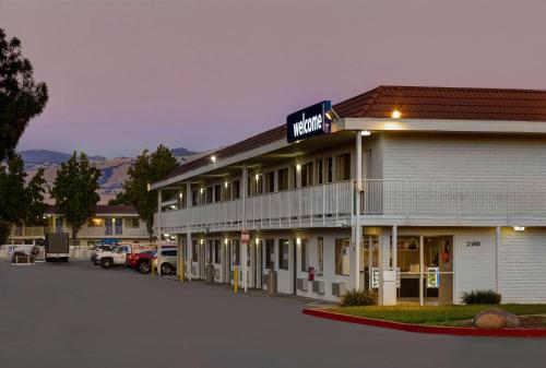 Motel 6-San Jose CA - South - image 2