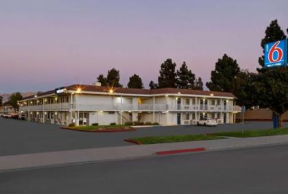 Motel 6-San Jose CA - South - image 3