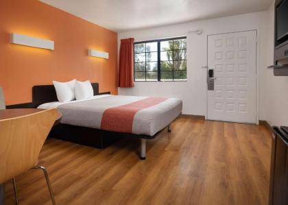 Motel 6-San Luis Obispo CA - South - image 10