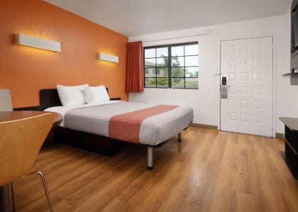 Motel 6-San Luis Obispo CA - South - image 8