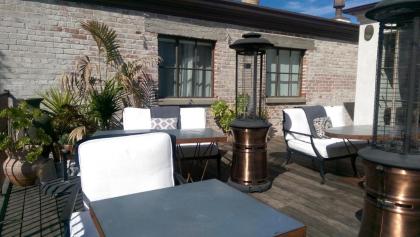 Granada Hotel & Bistro - image 15