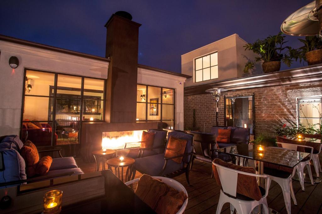 Granada Hotel & Bistro - image 2