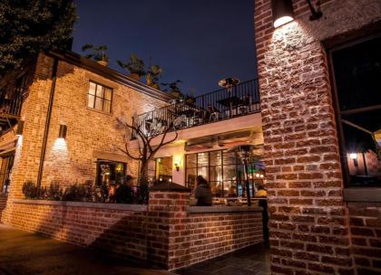Granada Hotel & Bistro - image 4