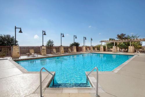 Embassy Suites San Marcos Hotel Spa & Conference Center - image 5