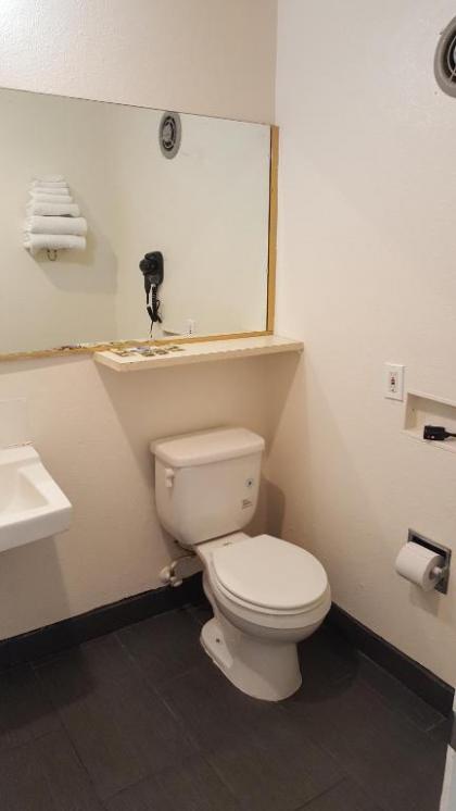 All Star Inn Motel - image 14