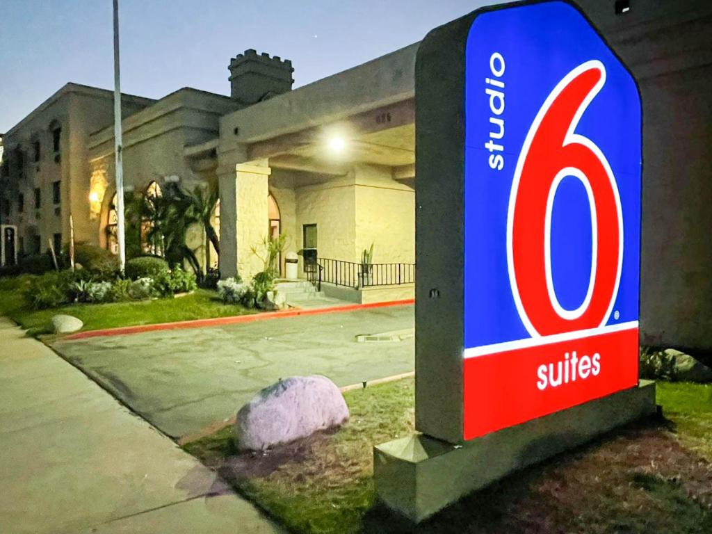 Sunrise Hotel - main image