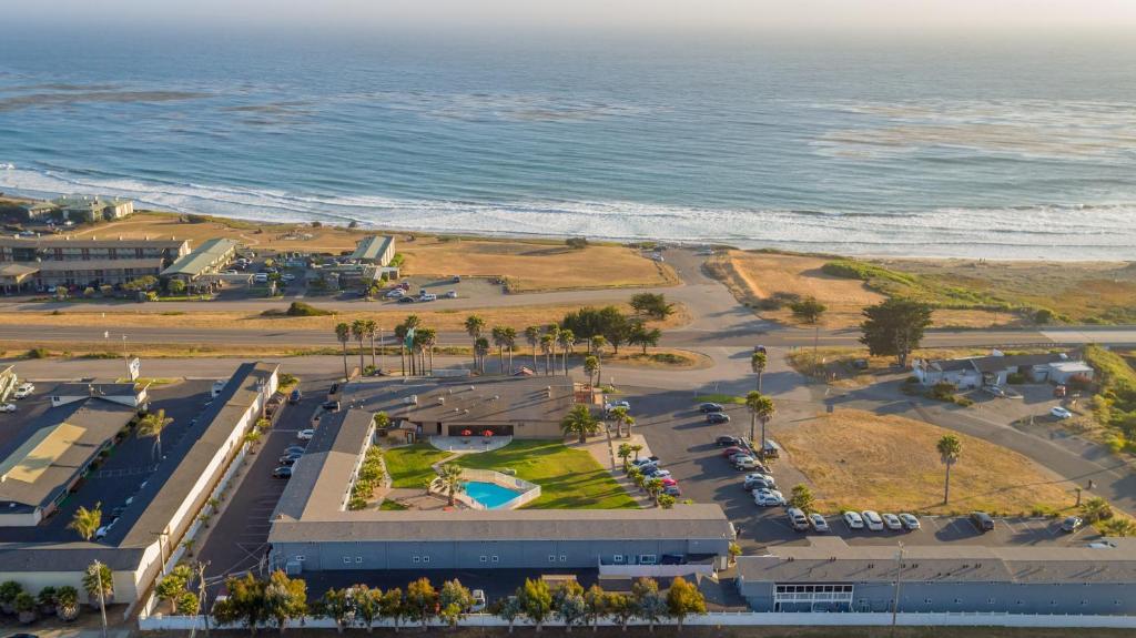 San Simeon Lodge - main image