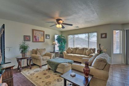 Family Home with Hot Tub on Johnson Ranch Golf Course - image 5