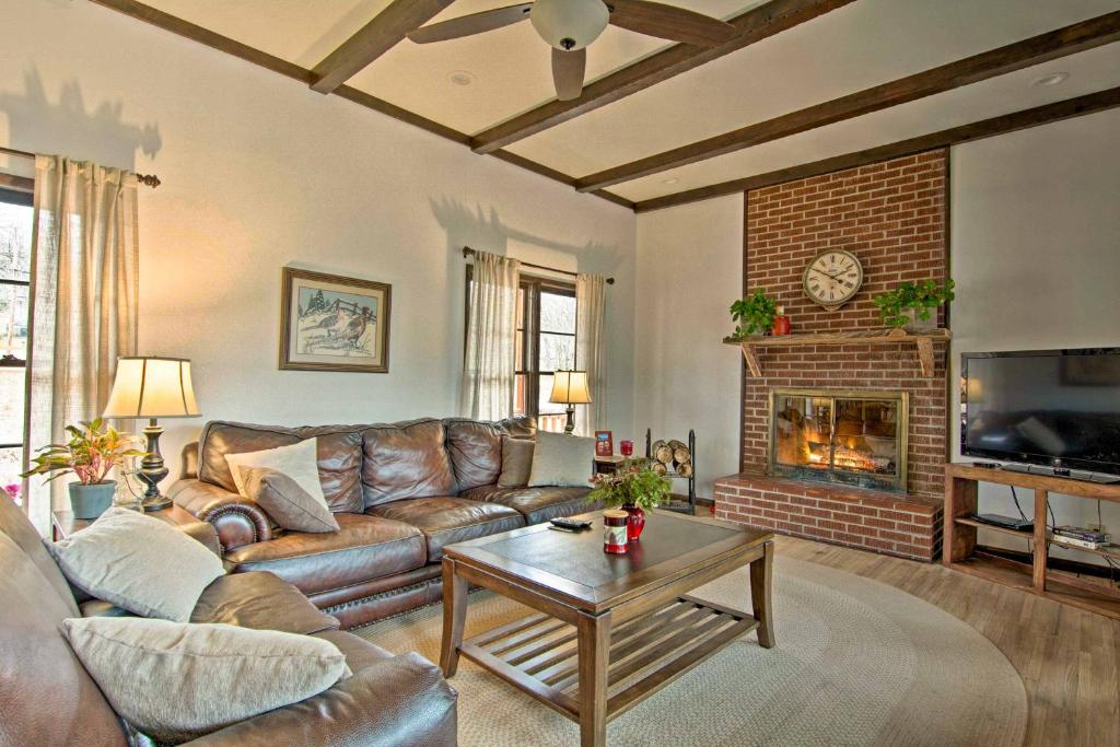 Cozy Sand Springs Home-Mins to Keystone and Tulsa - main image