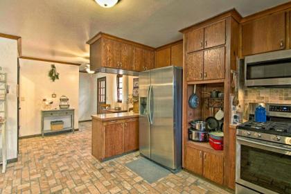 Cozy Sand Springs Home-Mins to Keystone and Tulsa - image 2