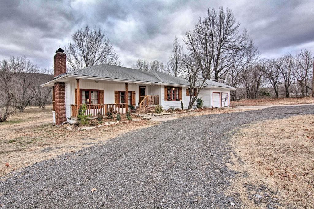 Cozy Sand Springs Home-Mins to Keystone and Tulsa - image 3