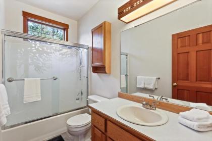 Lakeview Home with new hot tub - Sleeps 10 - image 15