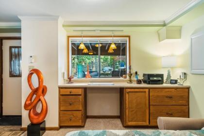 Cozy one bedroom with privacy - Community beach access - image 14